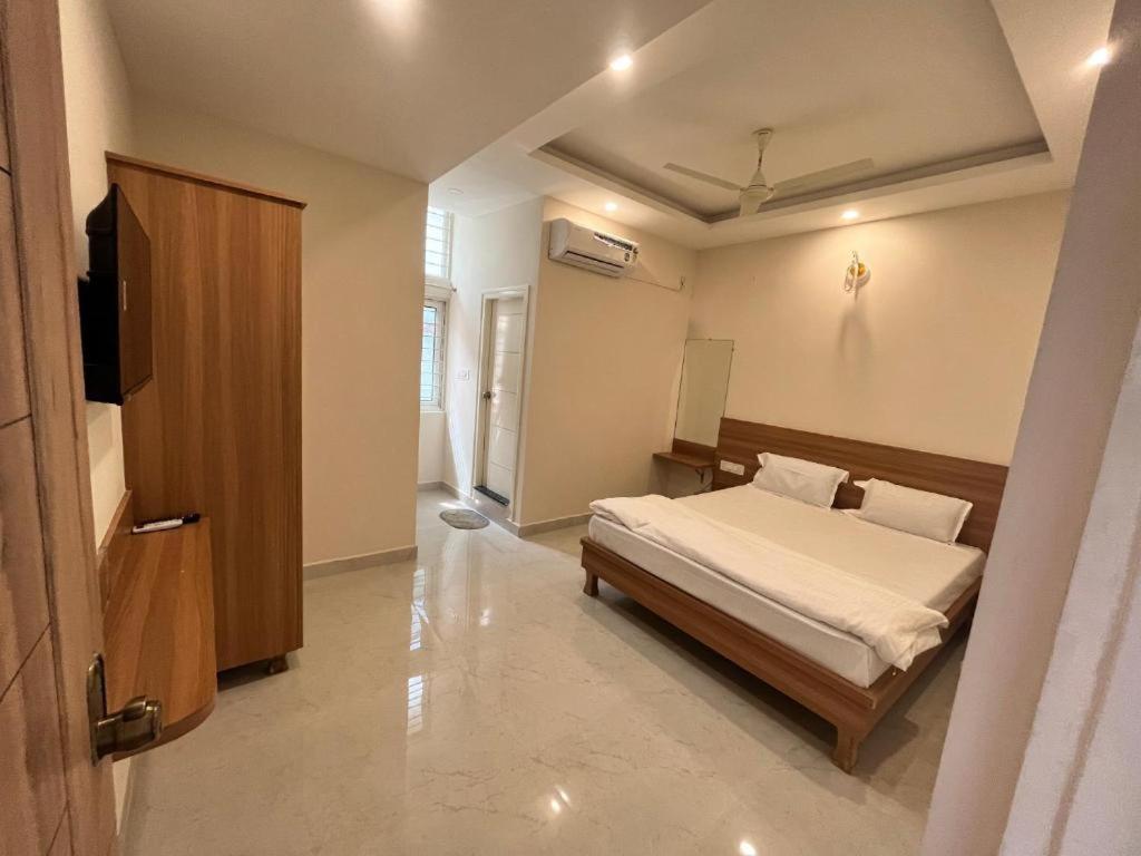 Seema Palace Inn 1 Km From Railwaystaion Mysore Exterior foto