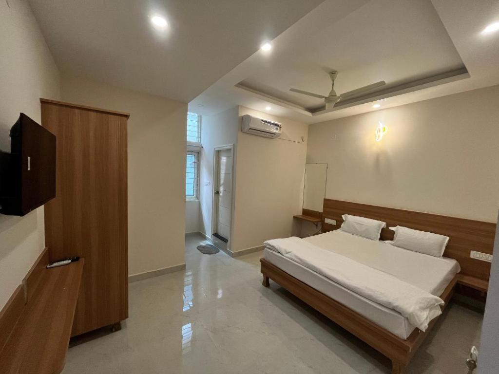 Seema Palace Inn 1 Km From Railwaystaion Mysore Exterior foto